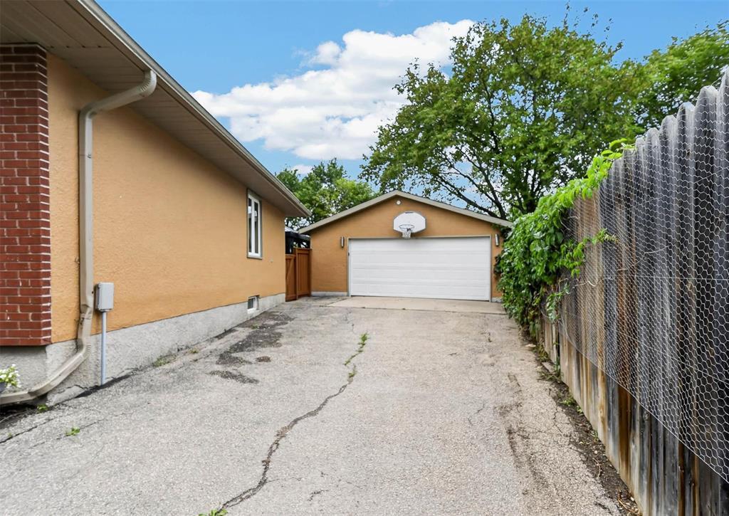 46 Lemmen Drive, Winnipeg, Manitoba  R2K 3J8 - Photo 27 - 202622500