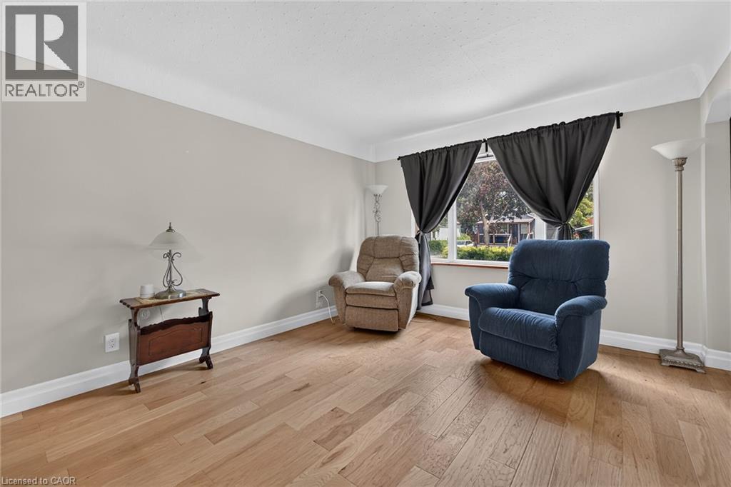 302 East 28th Street, Hamilton, Ontario  L8V 3J3 - Photo 13 - 40861641