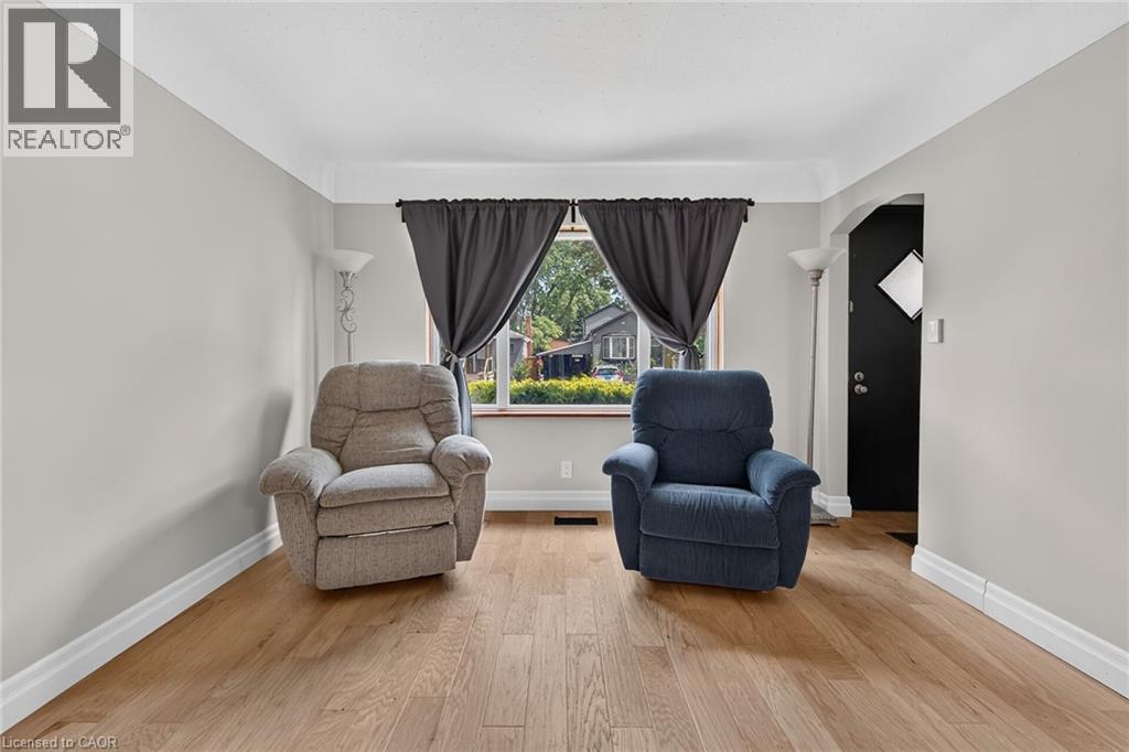 302 East 28th Street, Hamilton, Ontario  L8V 3J3 - Photo 14 - 40861641