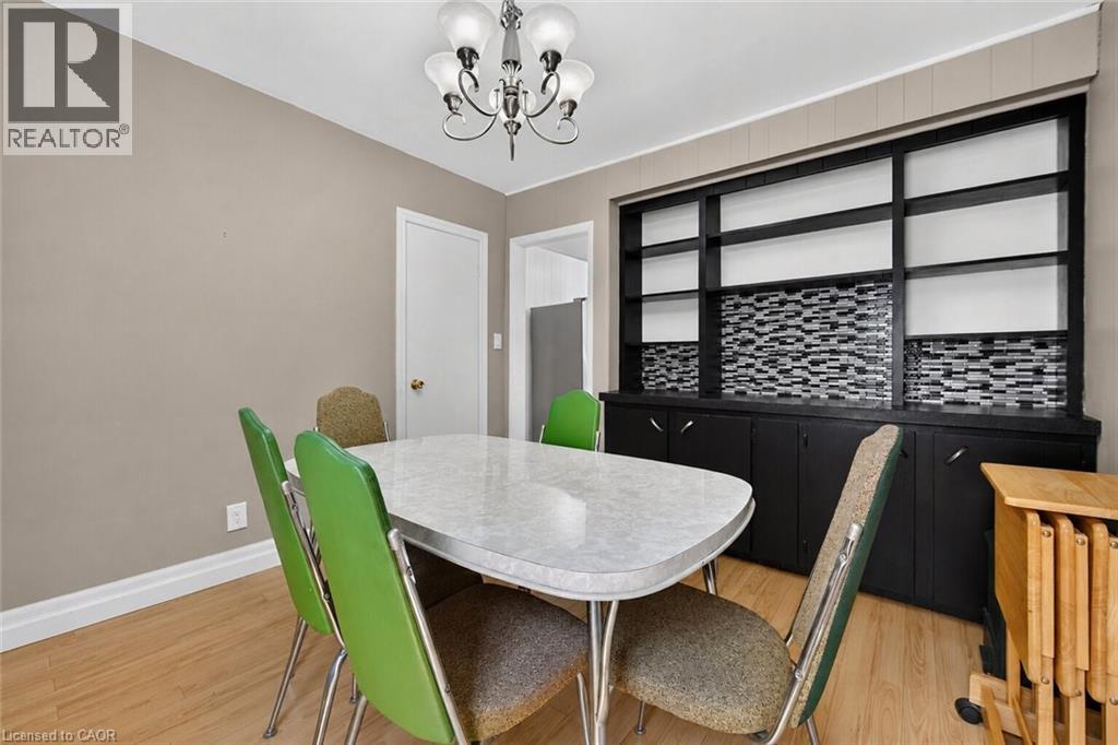 302 East 28th Street, Hamilton, Ontario  L8V 3J3 - Photo 7 - 40861641