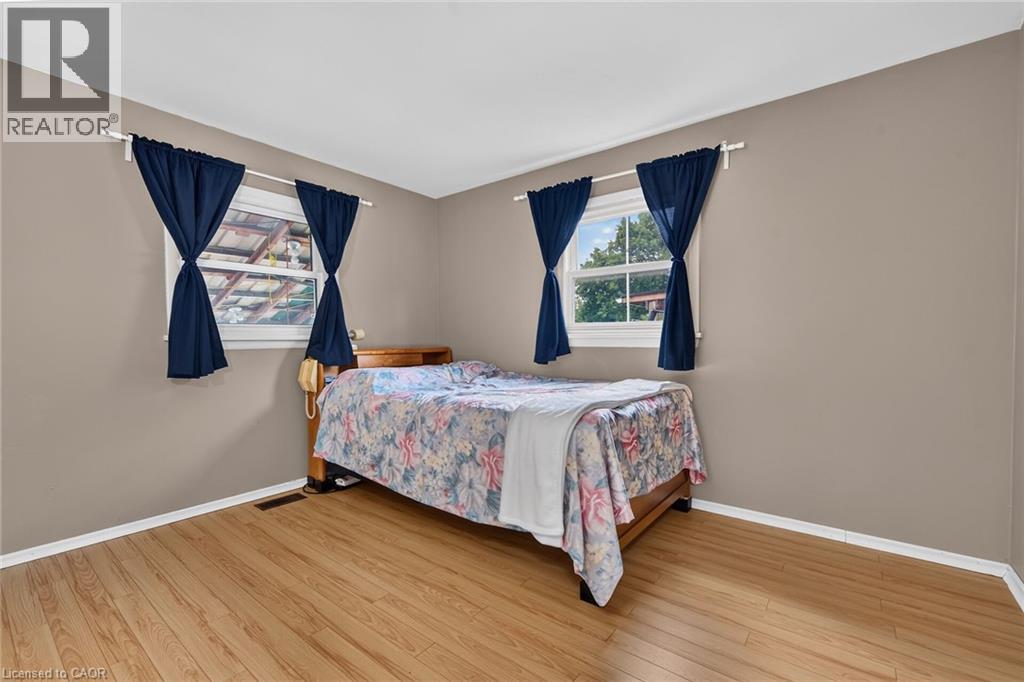 302 East 28th Street, Hamilton, Ontario  L8V 3J3 - Photo 8 - 40861641