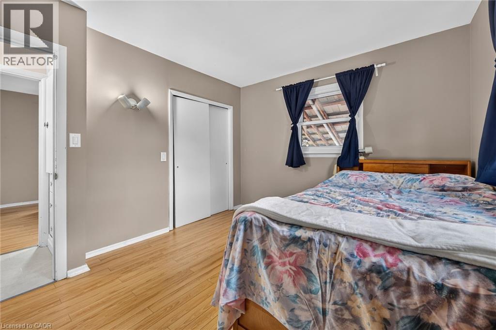 302 East 28th Street, Hamilton, Ontario  L8V 3J3 - Photo 9 - 40861641