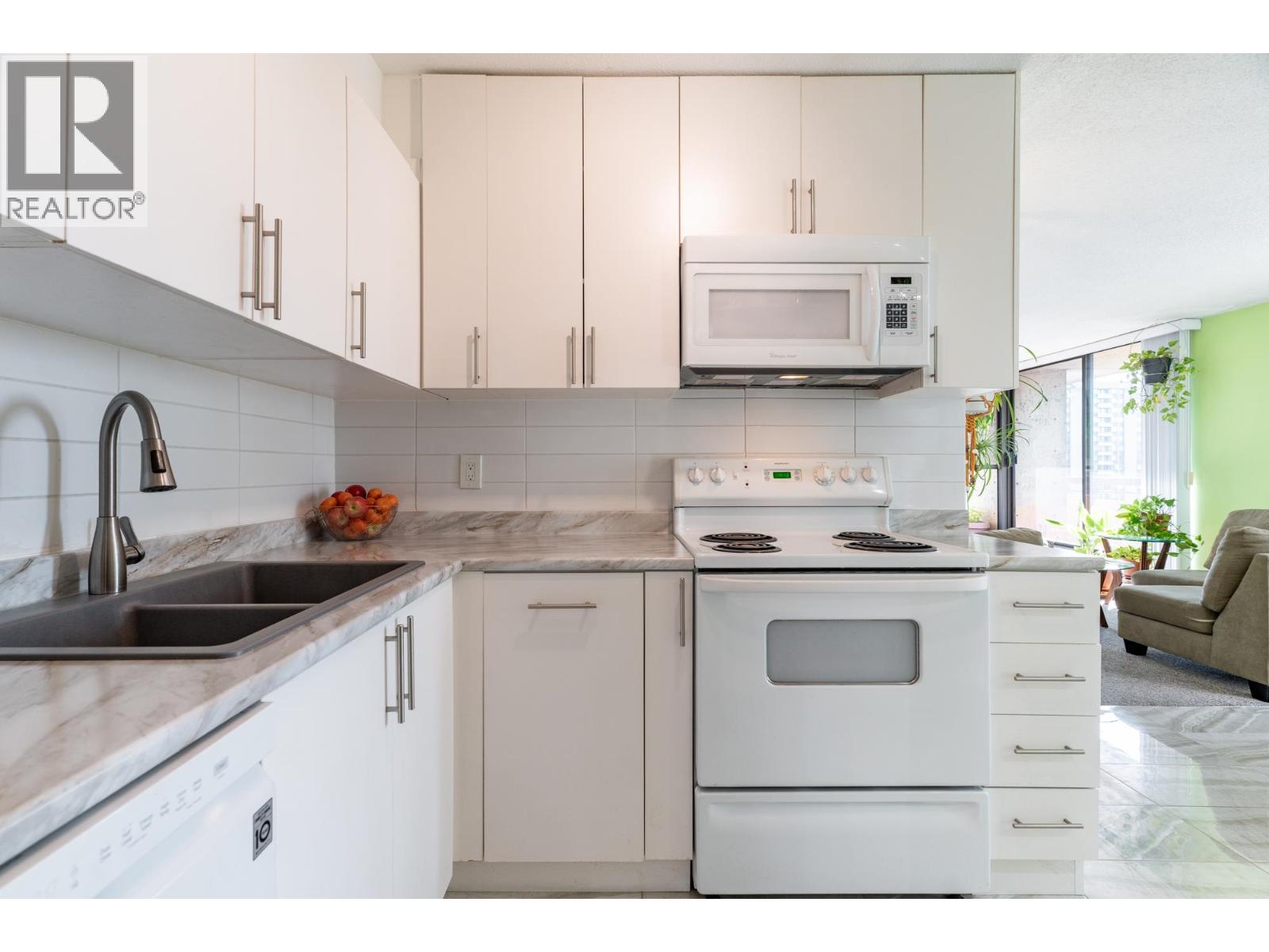 1803 3755 Bartlett Court, Burnaby, British Columbia  V3J 7G7 - Photo 12 - R3163436