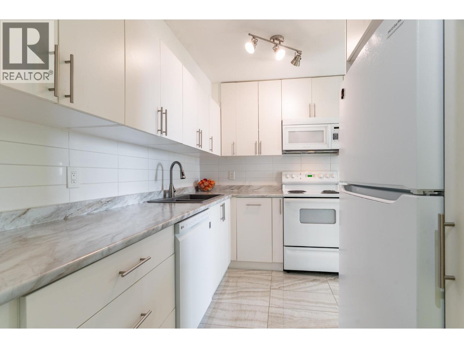 1803 3755 Bartlett Court, Burnaby, British Columbia  V3J 7G7 - Photo 11 - R3163436