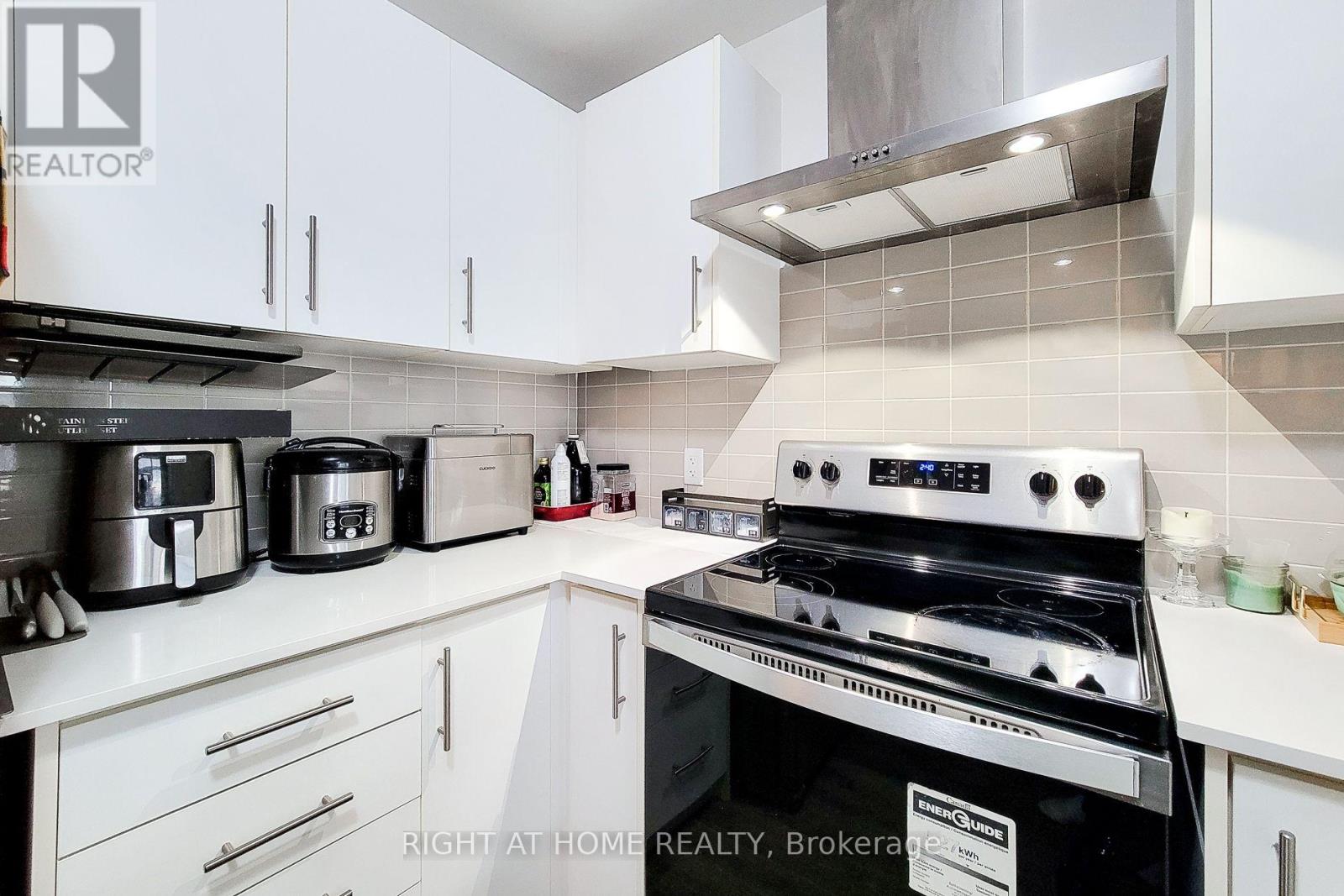 217 - 1 Redfern Aveenue Avenue, Hamilton, Ontario L9C 0E6 - Photo 10 - X13760316
