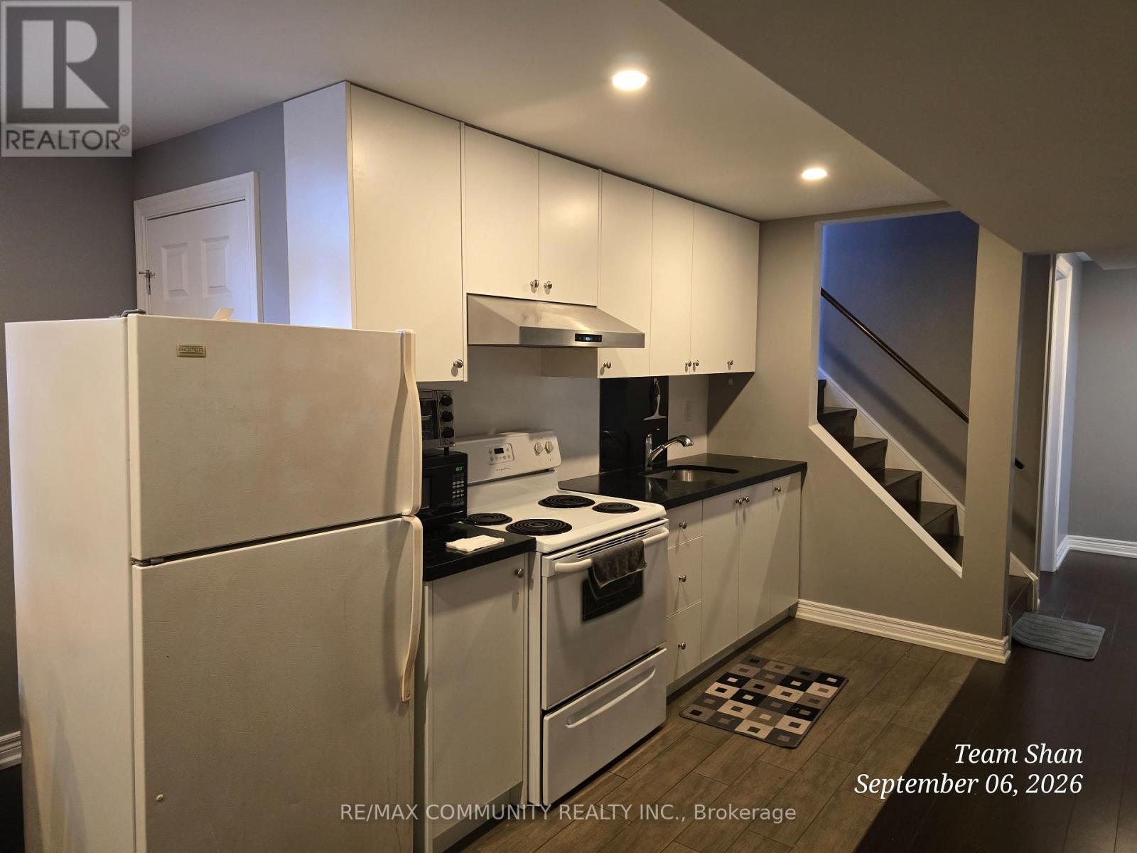 18 Bobcat Terrace, Toronto, Ontario  M1B 6G6 - Photo 4 - E13763840