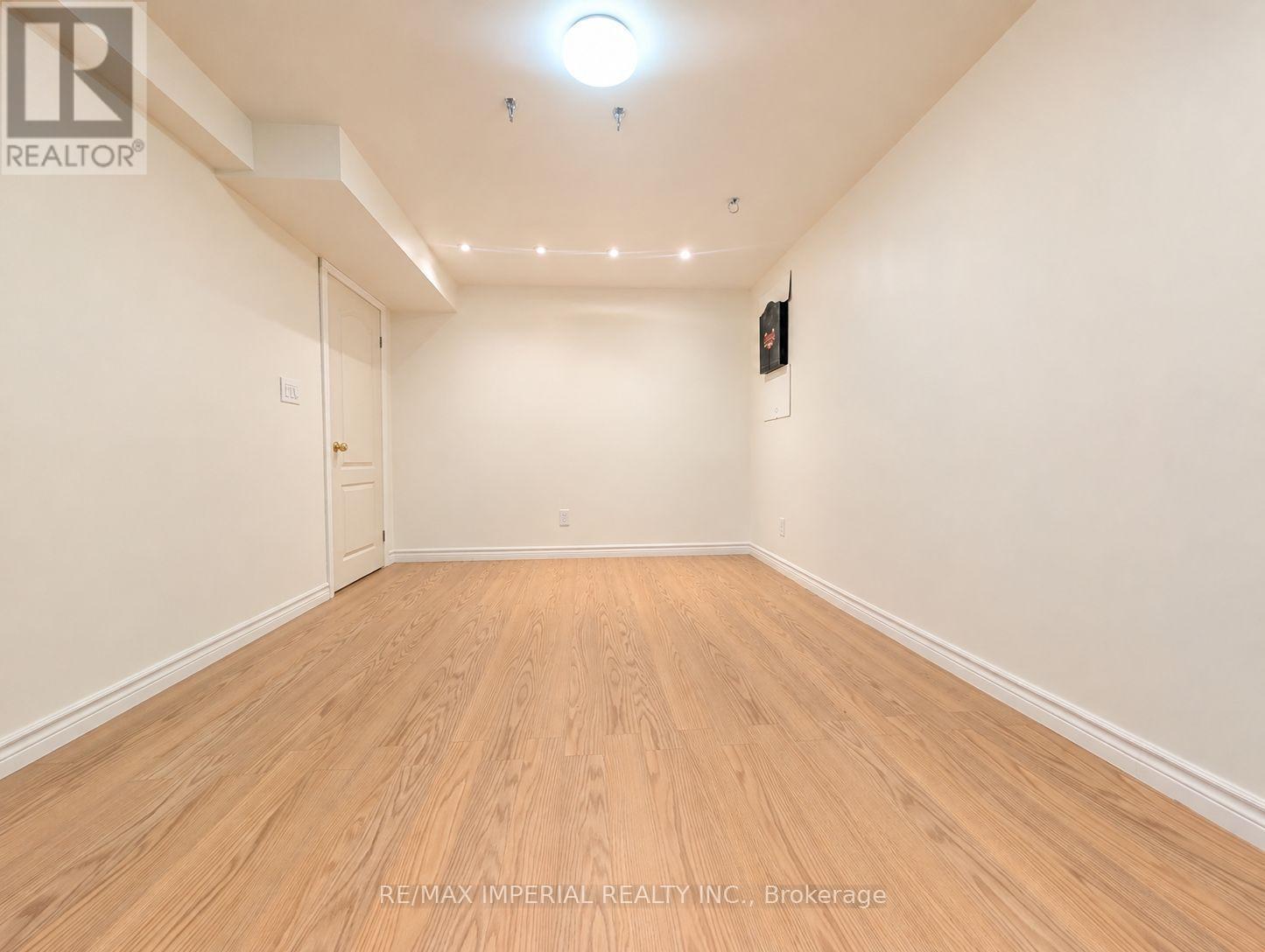 Bsmt - 234 Old Colony Road, Richmond Hill, Ontario  L4E 5B9 - Photo 3 - N13763864