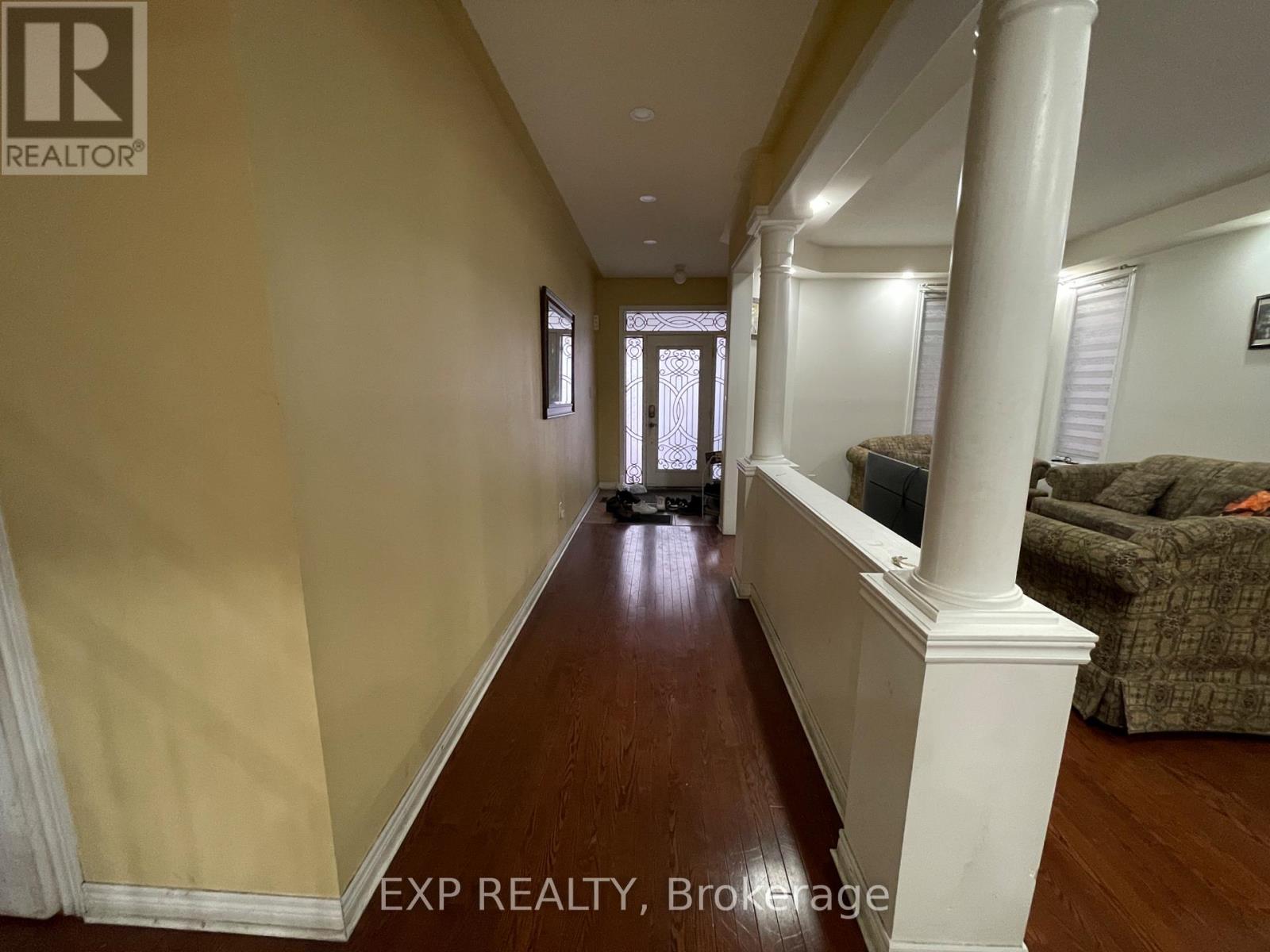 544 Fernforest Drive, Brampton, Ontario  L6R 0V8 - Photo 3 - W13763842