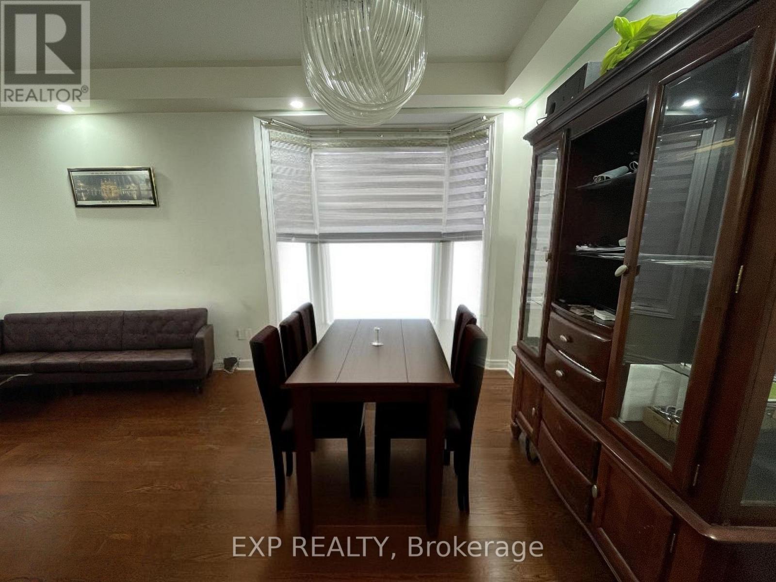 544 Fernforest Drive, Brampton, Ontario  L6R 0V8 - Photo 8 - W13763842