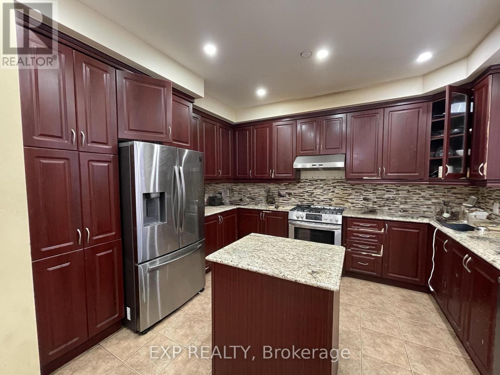 544 Fernforest Drive, Brampton, Ontario  L6R 0V8 - Photo 9 - W13763842