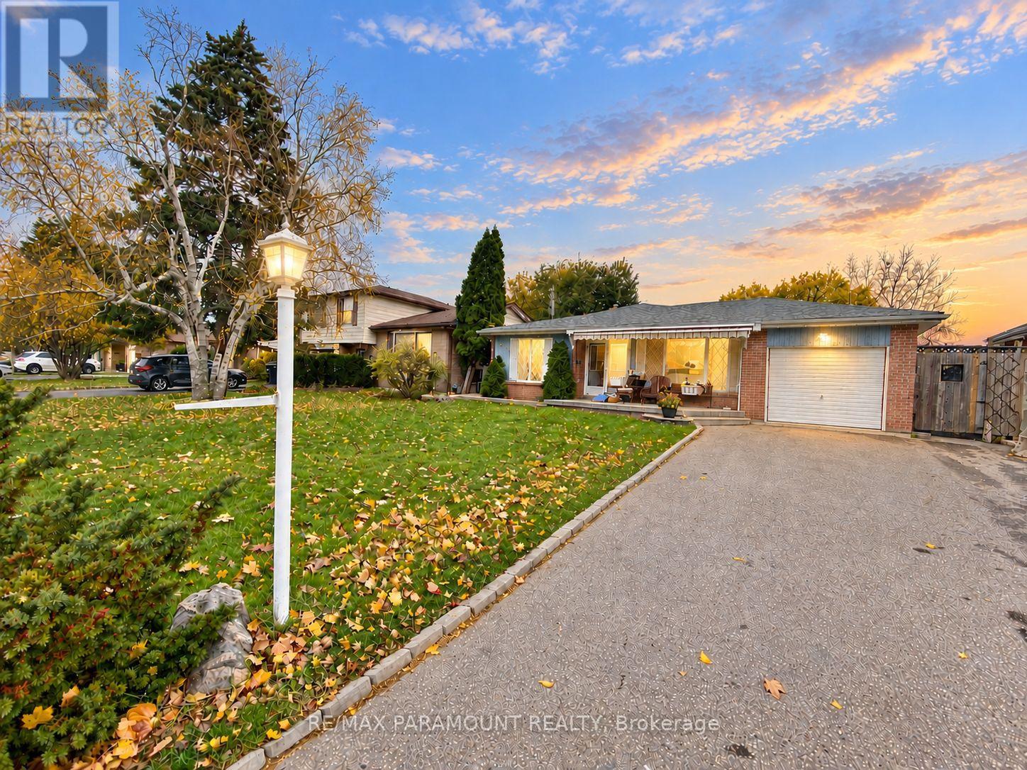 42 BROMLEY CRESCENT, Brampton, Ontario