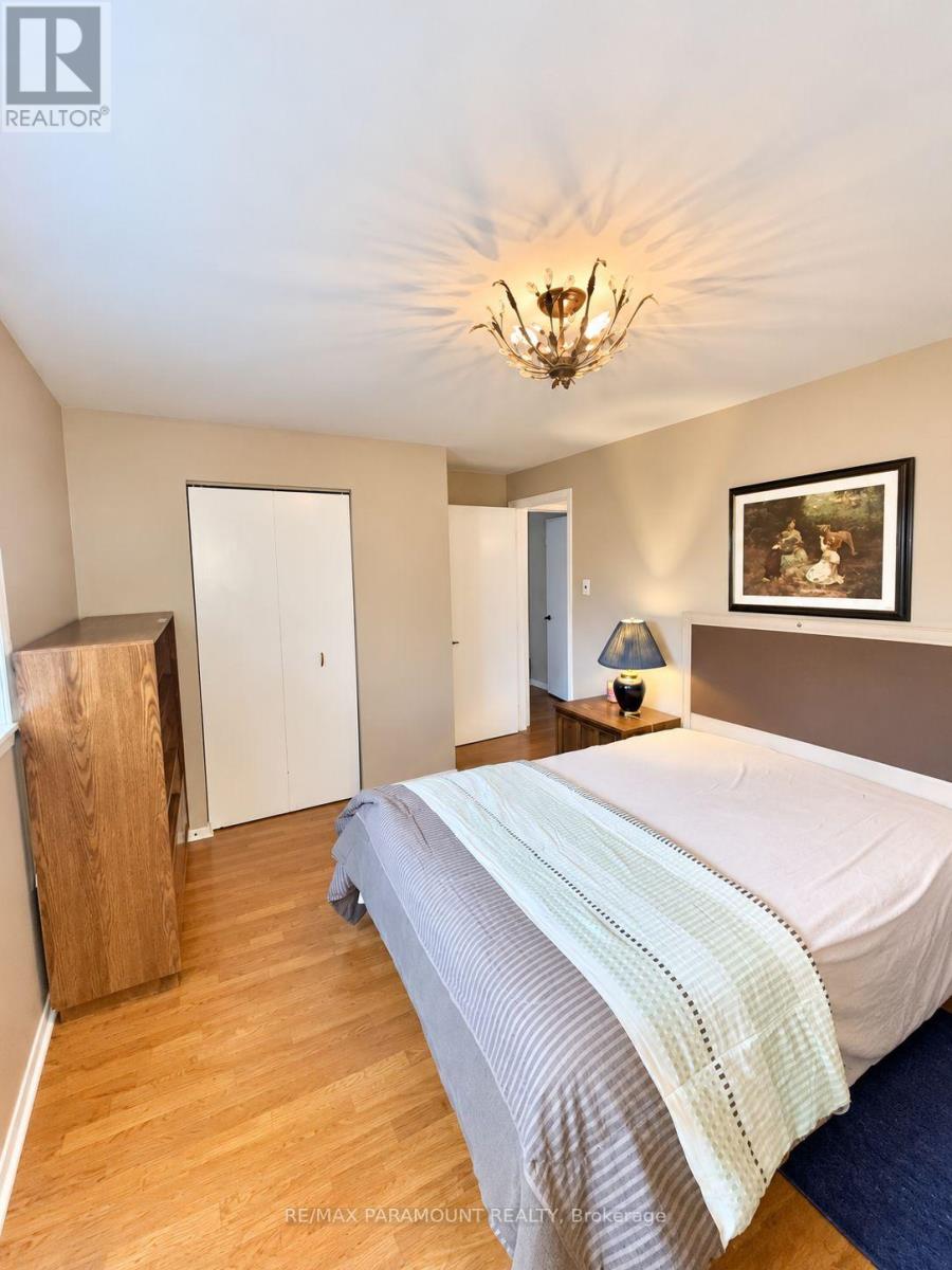 42 Bromley Crescent, Brampton, Ontario  L6T 1Z1 - Photo 10 - W13763872