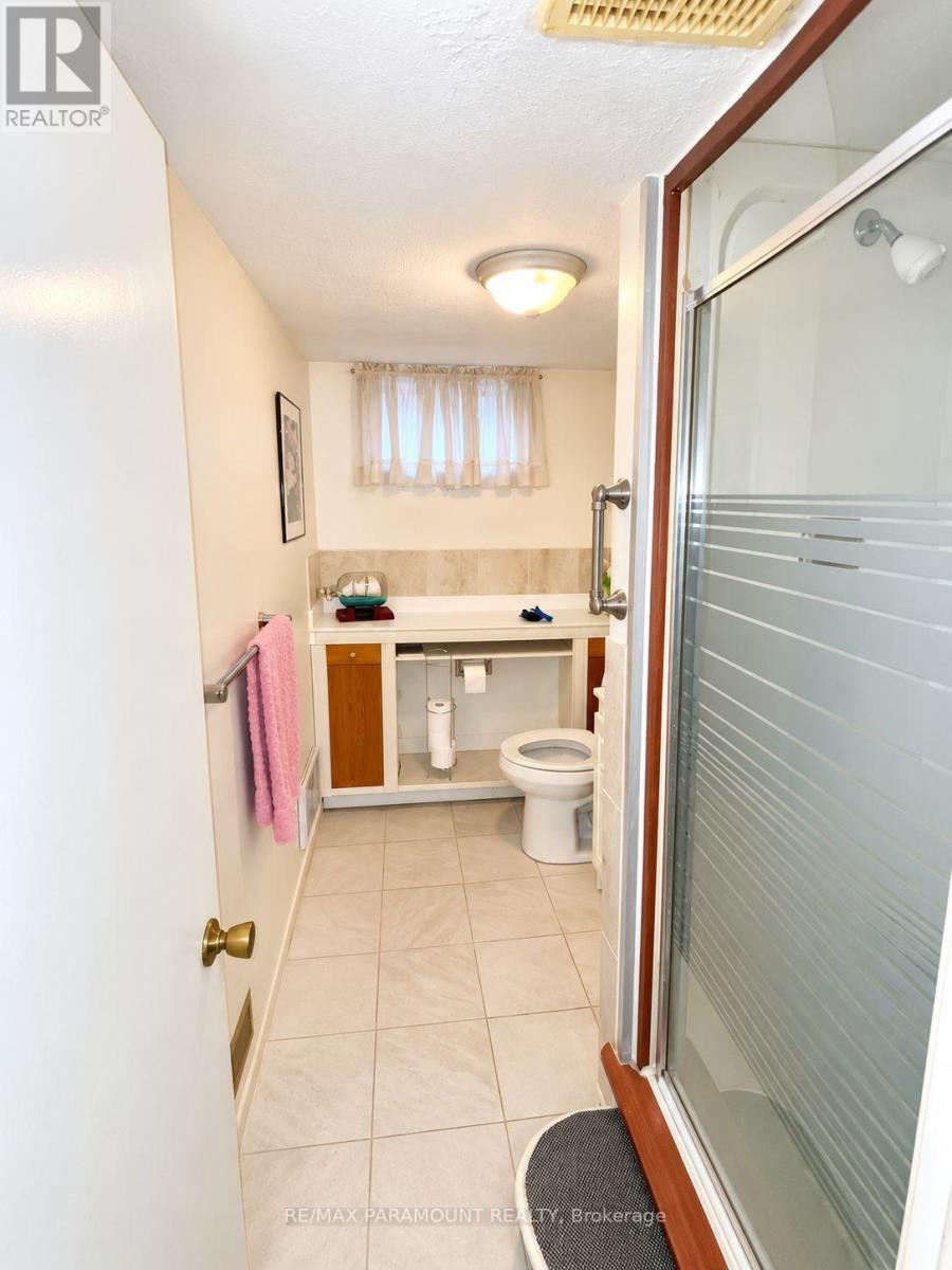42 Bromley Crescent, Brampton, Ontario  L6T 1Z1 - Photo 20 - W13763872