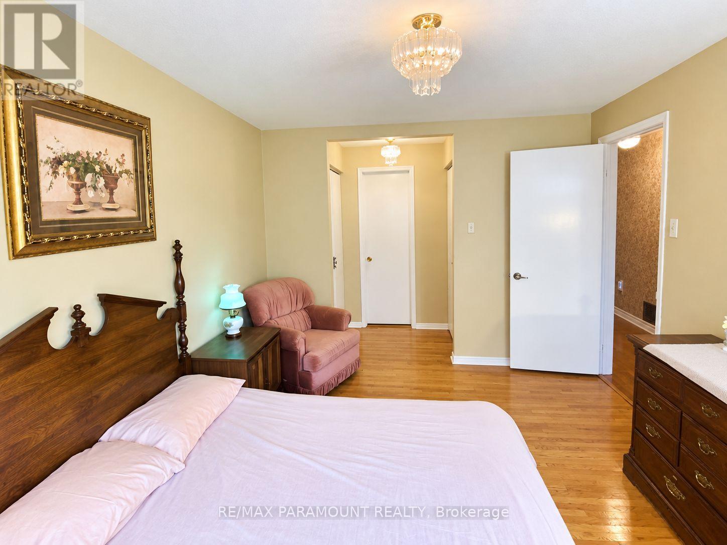 42 Bromley Crescent, Brampton, Ontario  L6T 1Z1 - Photo 8 - W13763872