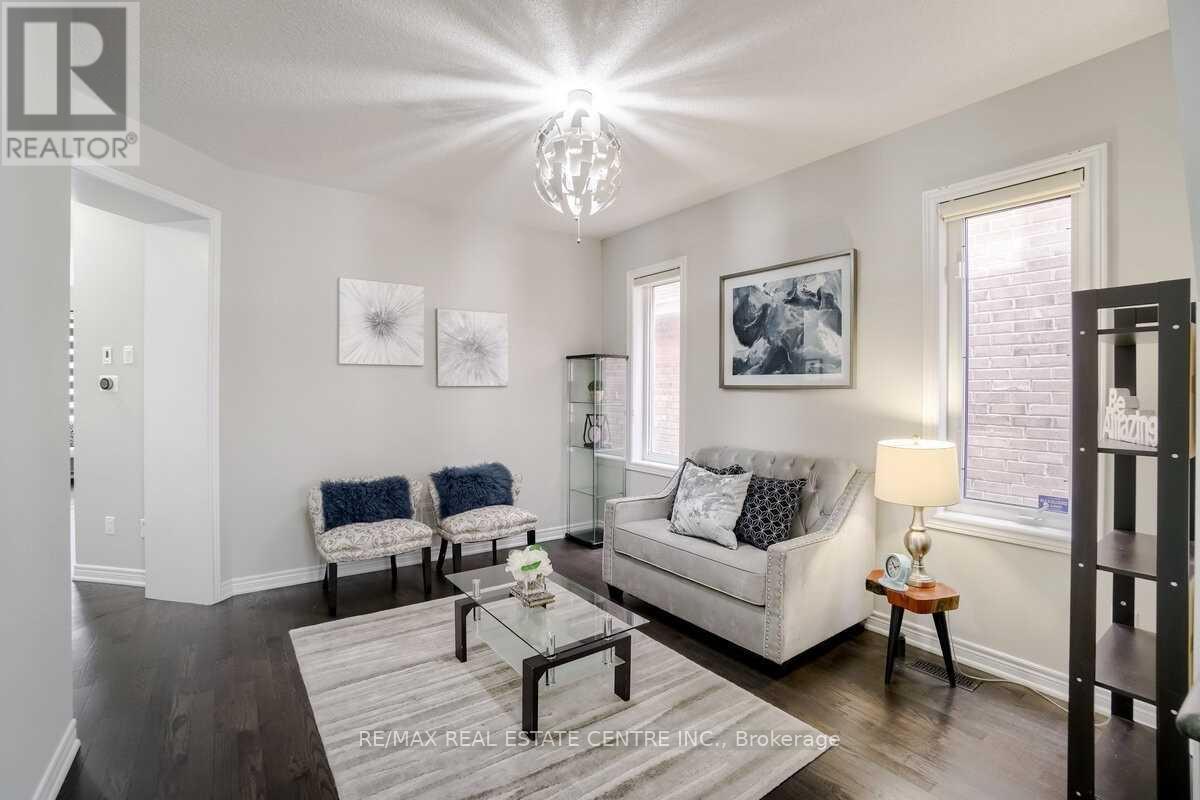 11 Ingleside Road, Brampton, Ontario  L6Y 0Z2 - Photo 5 - W13763880