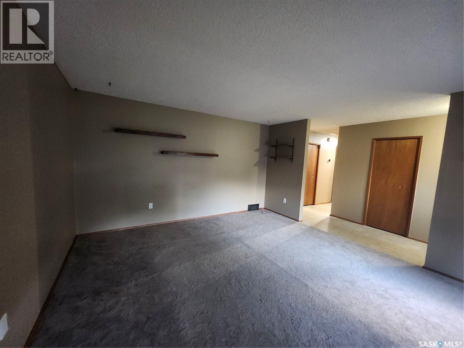 306 3rd Avenue W, Leader, Saskatchewan  S0N 1H0 - Photo 10 - SK047747