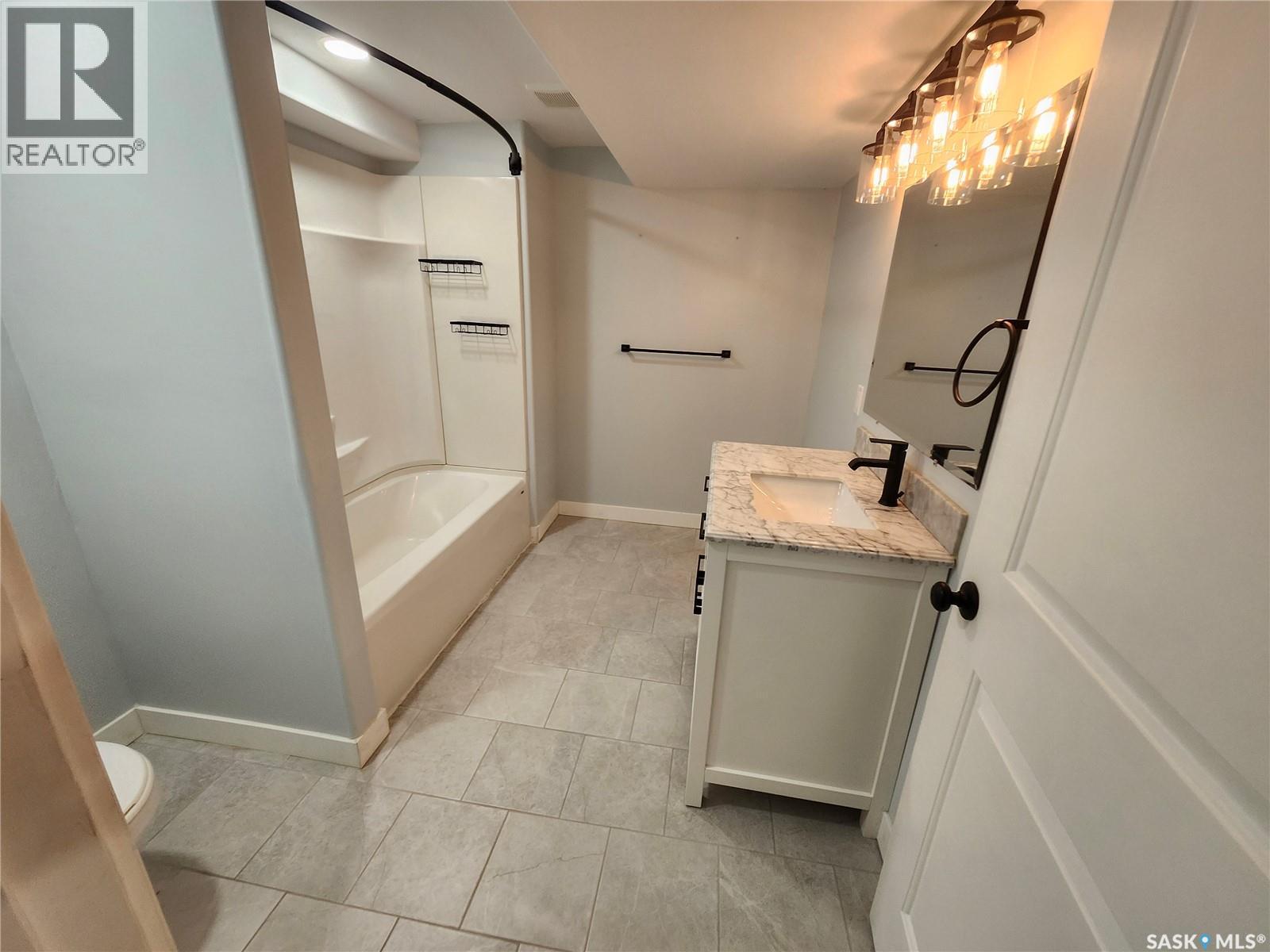 306 3rd Avenue W, Leader, Saskatchewan  S0N 1H0 - Photo 29 - SK047747