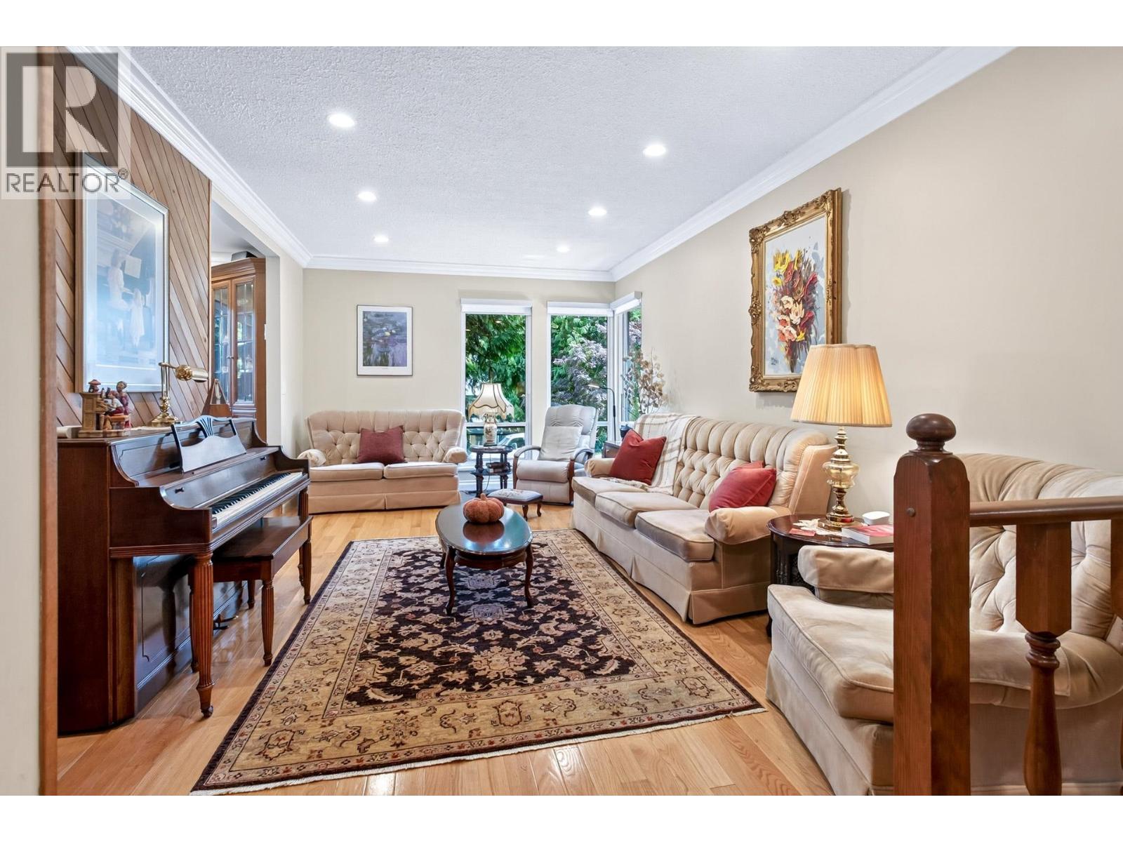 2996 Surf Crescent, Coquitlam, British Columbia  V3C 3S8 - Photo 3 - R3161680