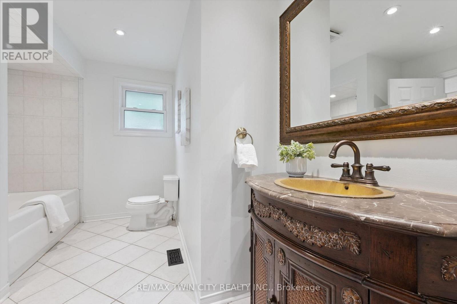 33 Maccoll Place, Haldimand, Ontario  N3W 1K4 - Photo 20 - X13763868