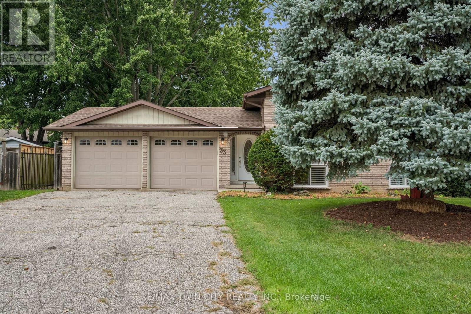 33 Maccoll Place, Haldimand, Ontario  N3W 1K4 - Photo 3 - X13763868