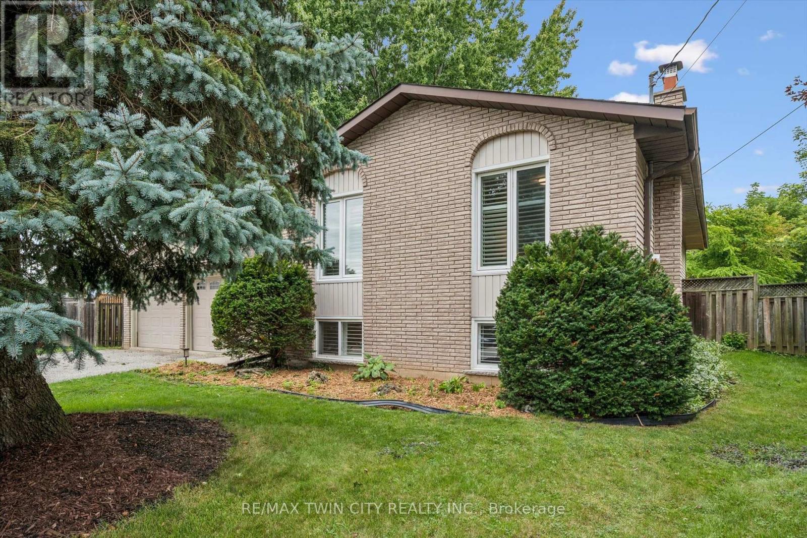 33 Maccoll Place, Haldimand, Ontario  N3W 1K4 - Photo 4 - X13763868