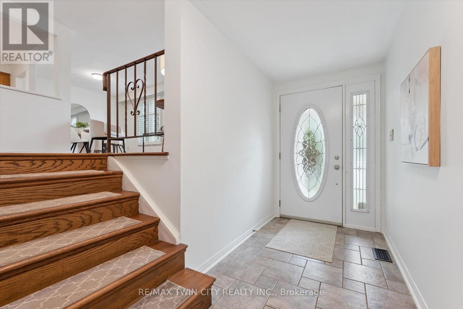 33 Maccoll Place, Haldimand, Ontario  N3W 1K4 - Photo 5 - X13763868