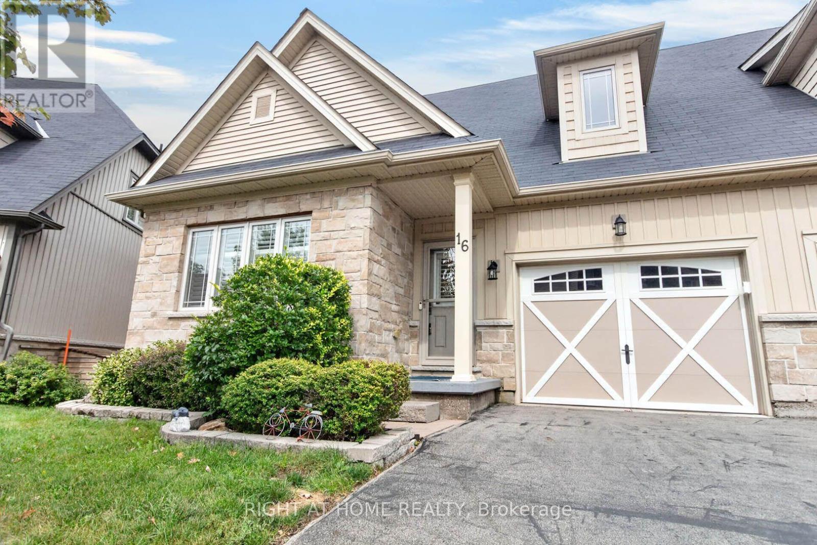 16 ROLLING LANE, Hamilton, Ontario