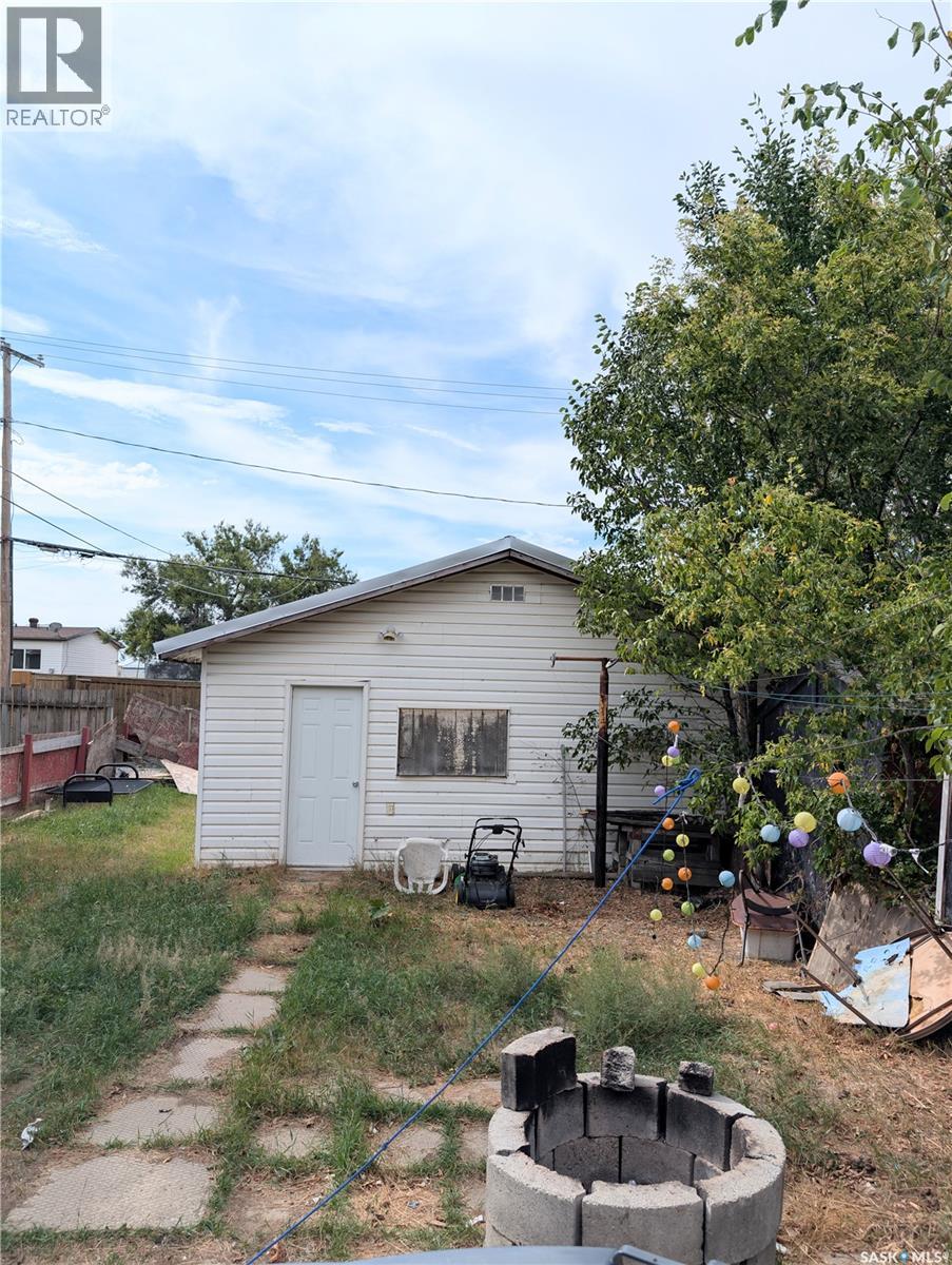 439 4th Street W, Shaunavon, Saskatchewan  S0N 2M0 - Photo 10 - SK047996