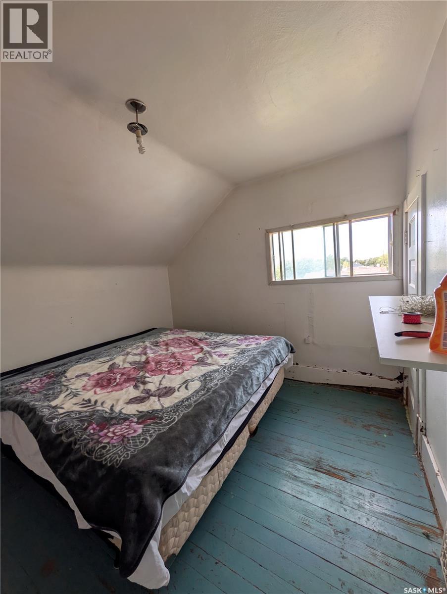 439 4th Street W, Shaunavon, Saskatchewan  S0N 2M0 - Photo 5 - SK047996