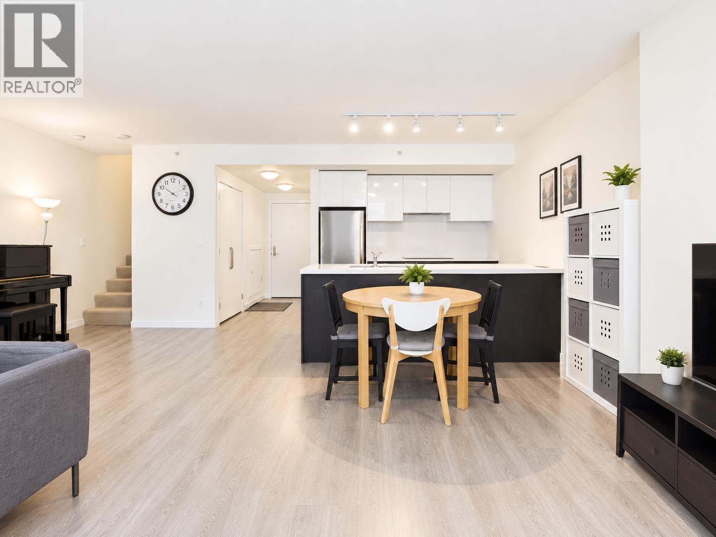 6335 Silver Avenue, Burnaby, British Columbia  V5H 0C3 - Photo 2 - R3163597