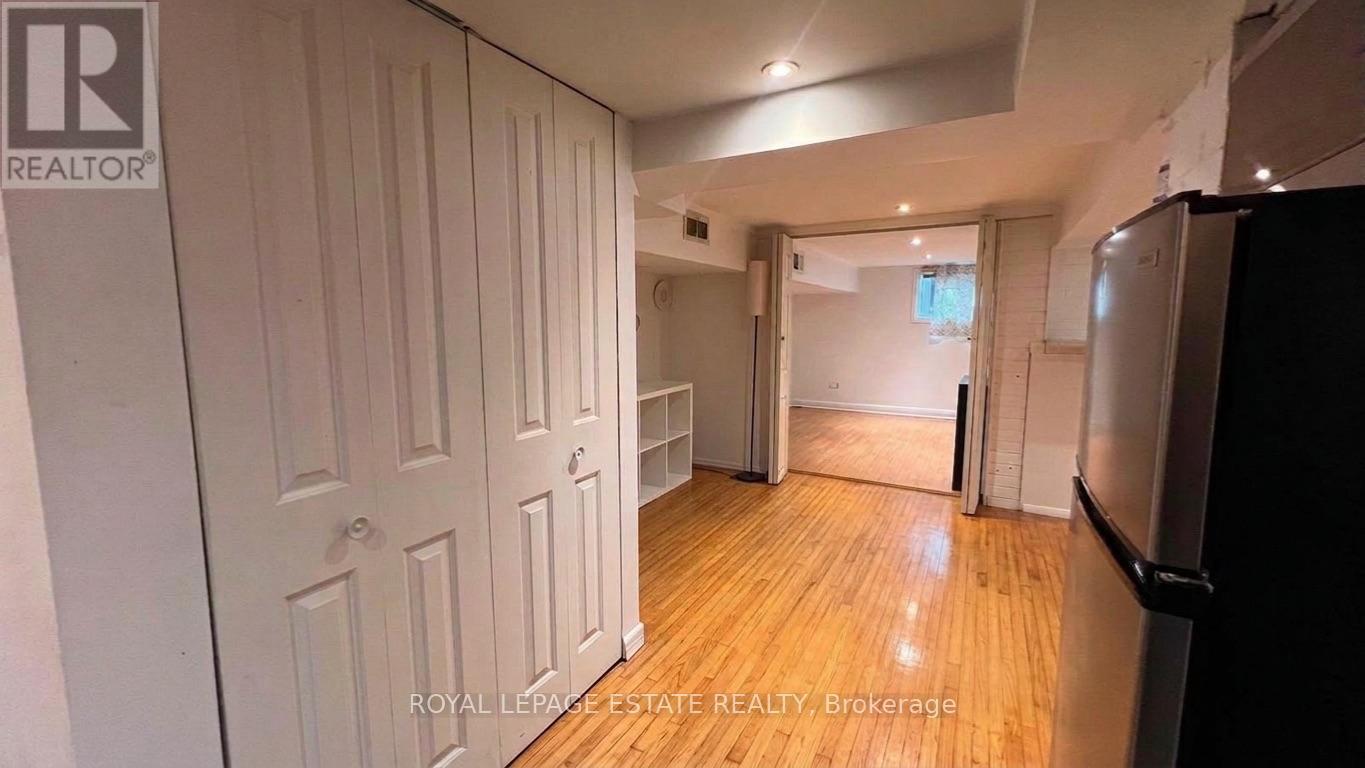 372 Victoria Park Avenue, Toronto, Ontario  M4E 3S8 - Photo 6 - E13596180