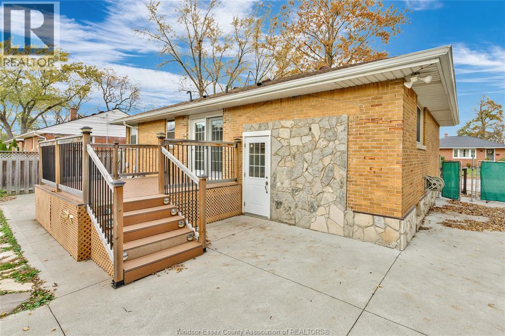 3633 Mckay Unit# Lower, Windsor, Ontario  N9E 2S3 - Photo 3 - 26022111
