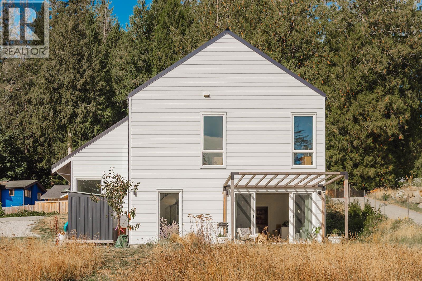 3477 SPRUCE ROAD, roberts creek, British Columbia