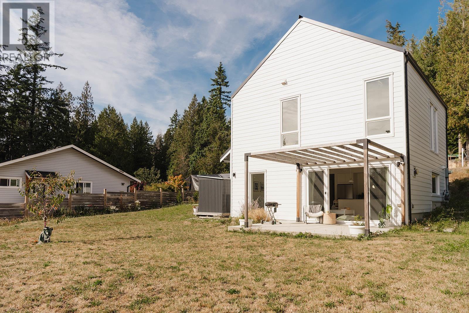 3477 Spruce Road, Roberts Creek, British Columbia  V0N 2W2 - Photo 34 - R3163697