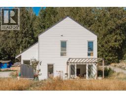 3477 SPRUCE ROAD, Roberts Creek, British Columbia