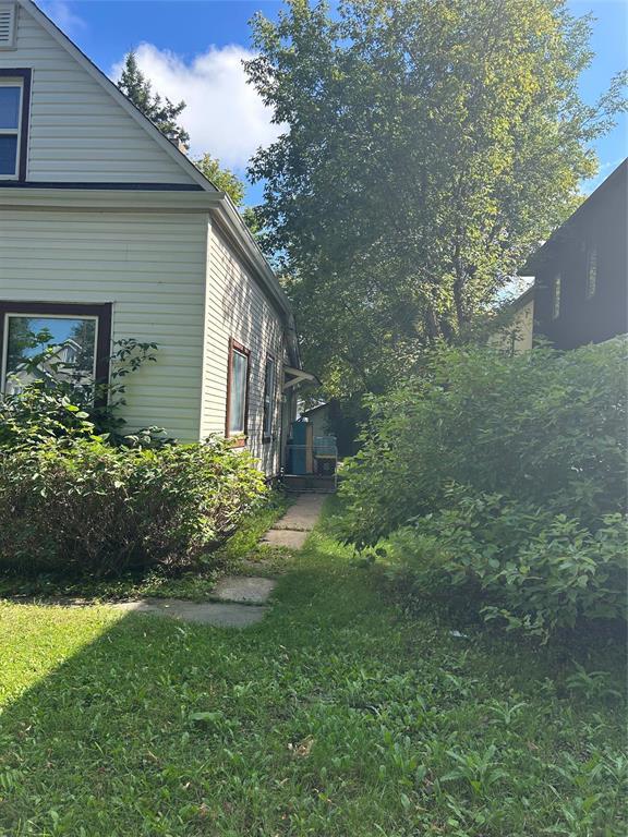 126 Bristol Avenue, Winnipeg, Manitoba  R2H 2R4 - Photo 4 - 202622424