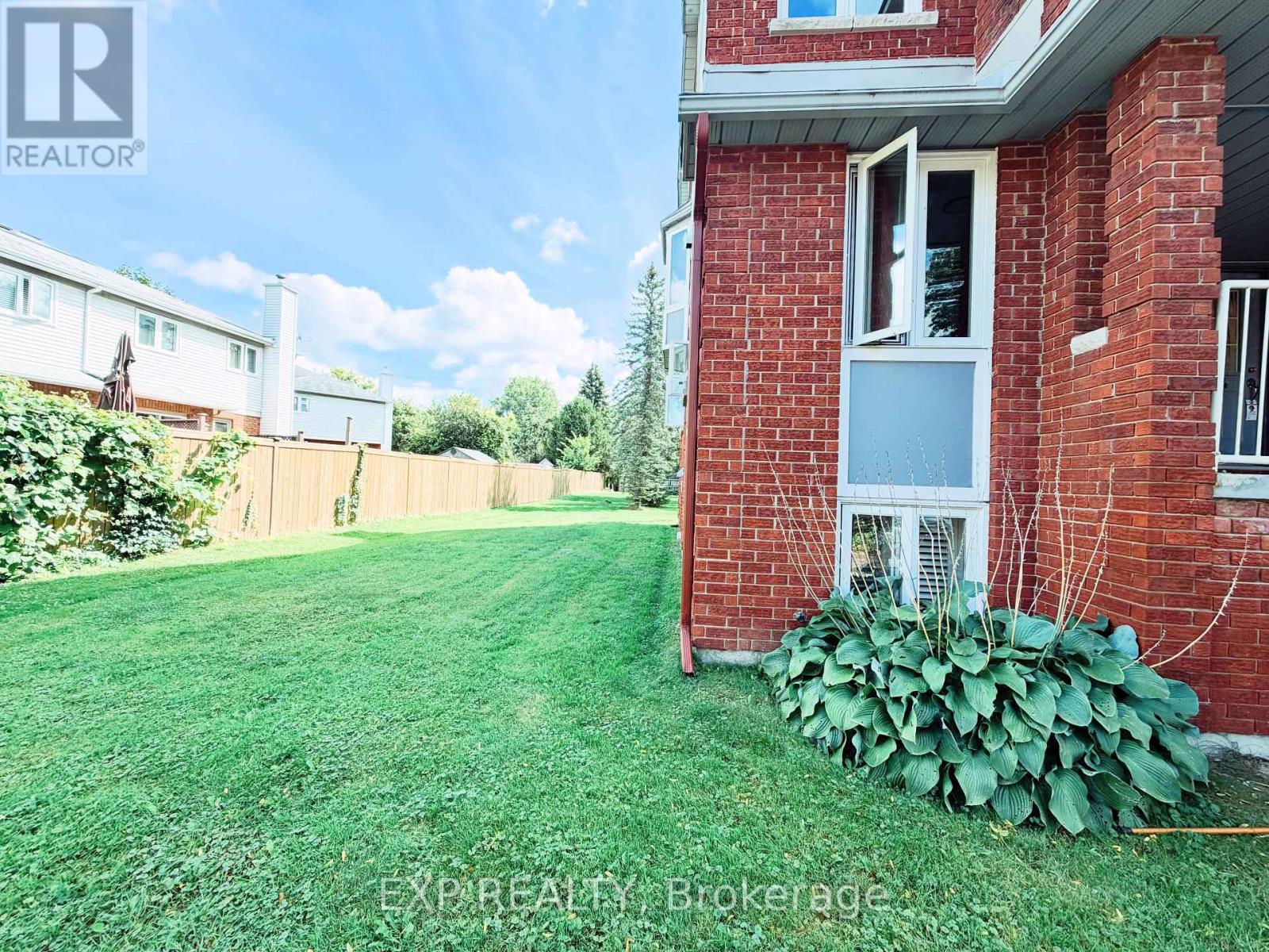 406 Briston Private, Ottawa, Ontario  K1G 5R3 - Photo 2 - X13763922