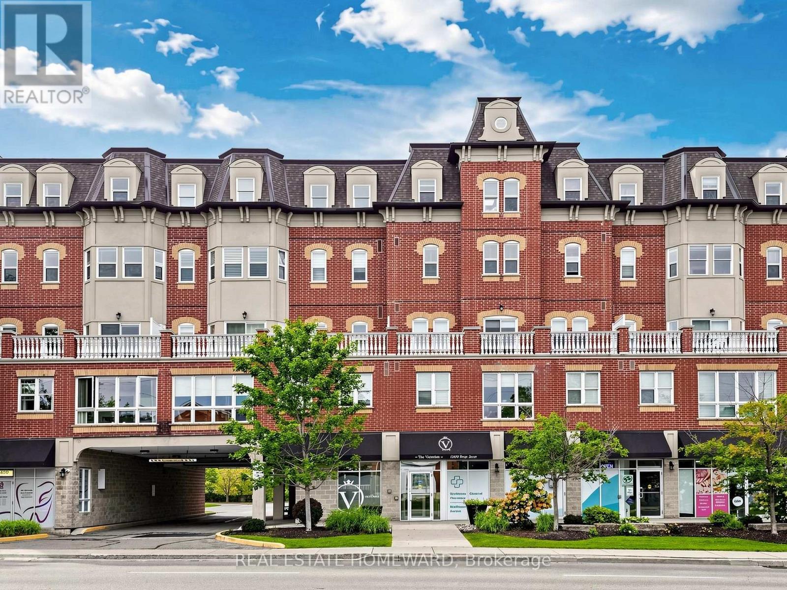 309 - 15450 YONGE STREET, Aurora, Ontario