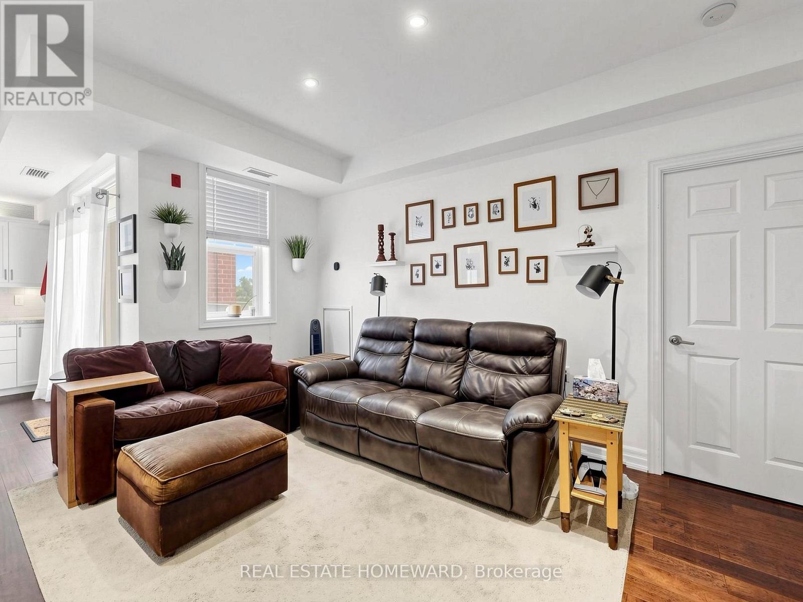 309 - 15450 Yonge Street, Aurora, Ontario  L4G 0K1 - Photo 3 - N13763932