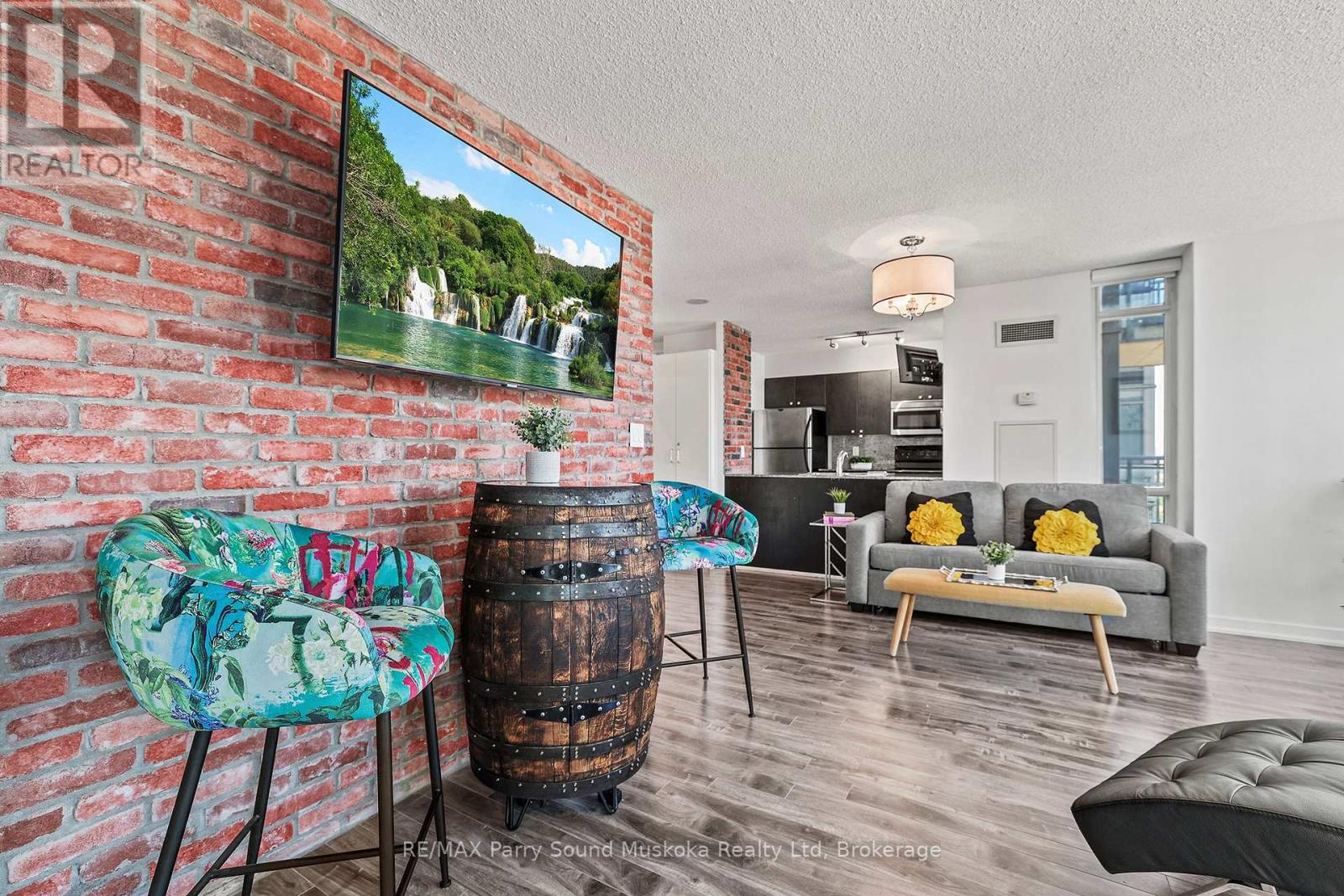 11 Brunel Court, Toronto (Waterfront Communities), Ontario  M5V 3Y3 - Photo 7 - C13763920