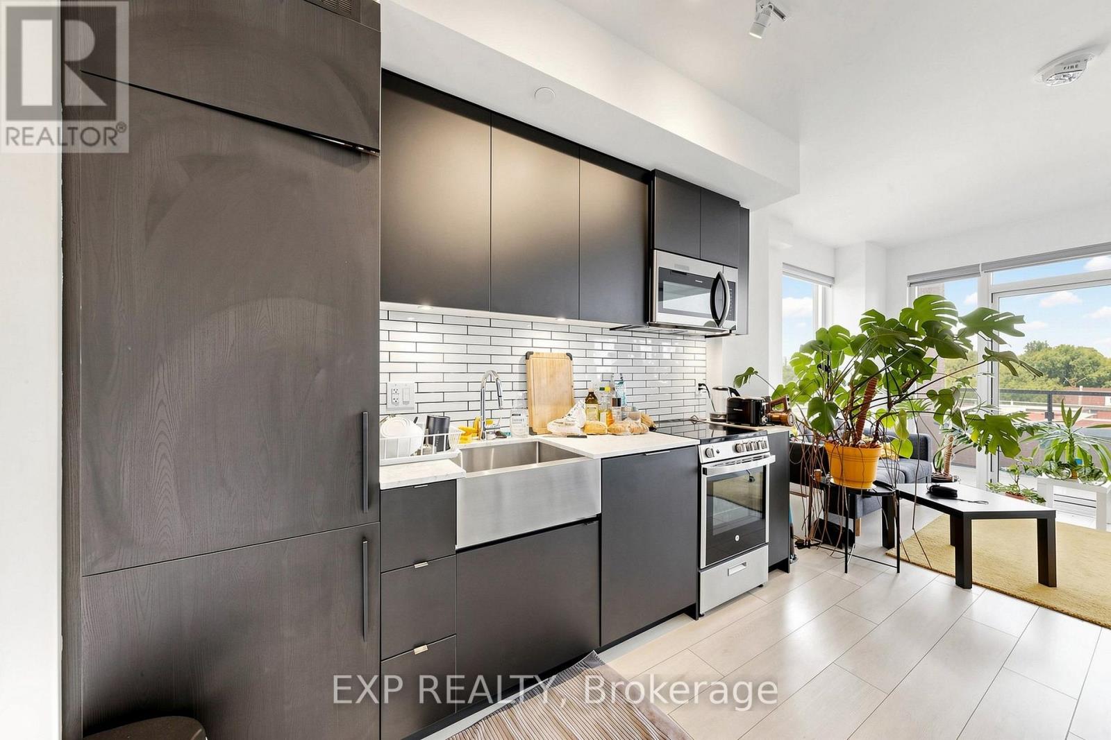 318 - 270 Dufferin Street, Toronto, Ontario M6K 0H8 - Photo 4 - W13763910