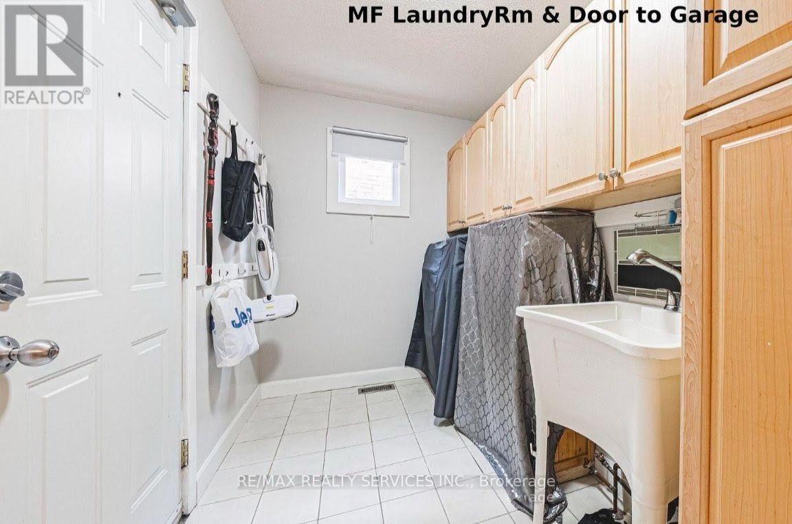 4322 Waterford Crescent, Mississauga, Ontario  L5R 2B3 - Photo 15 - W13763912