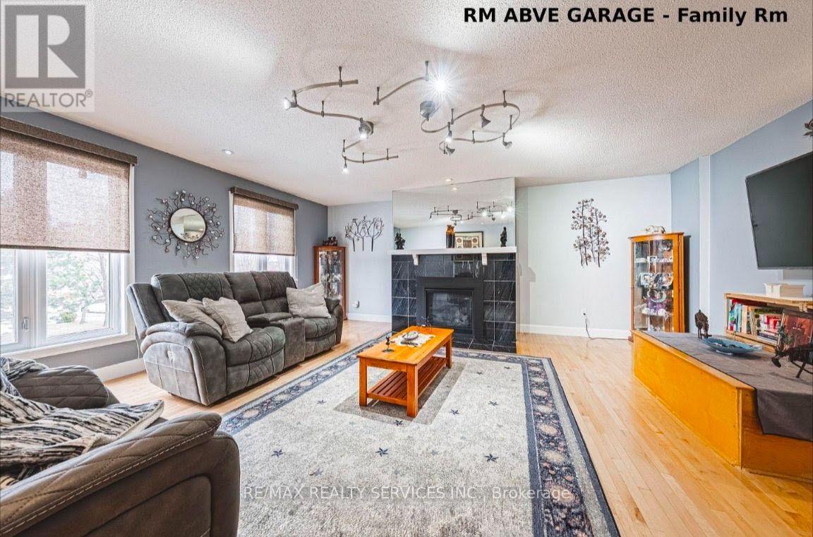 4322 Waterford Crescent, Mississauga, Ontario  L5R 2B3 - Photo 17 - W13763912
