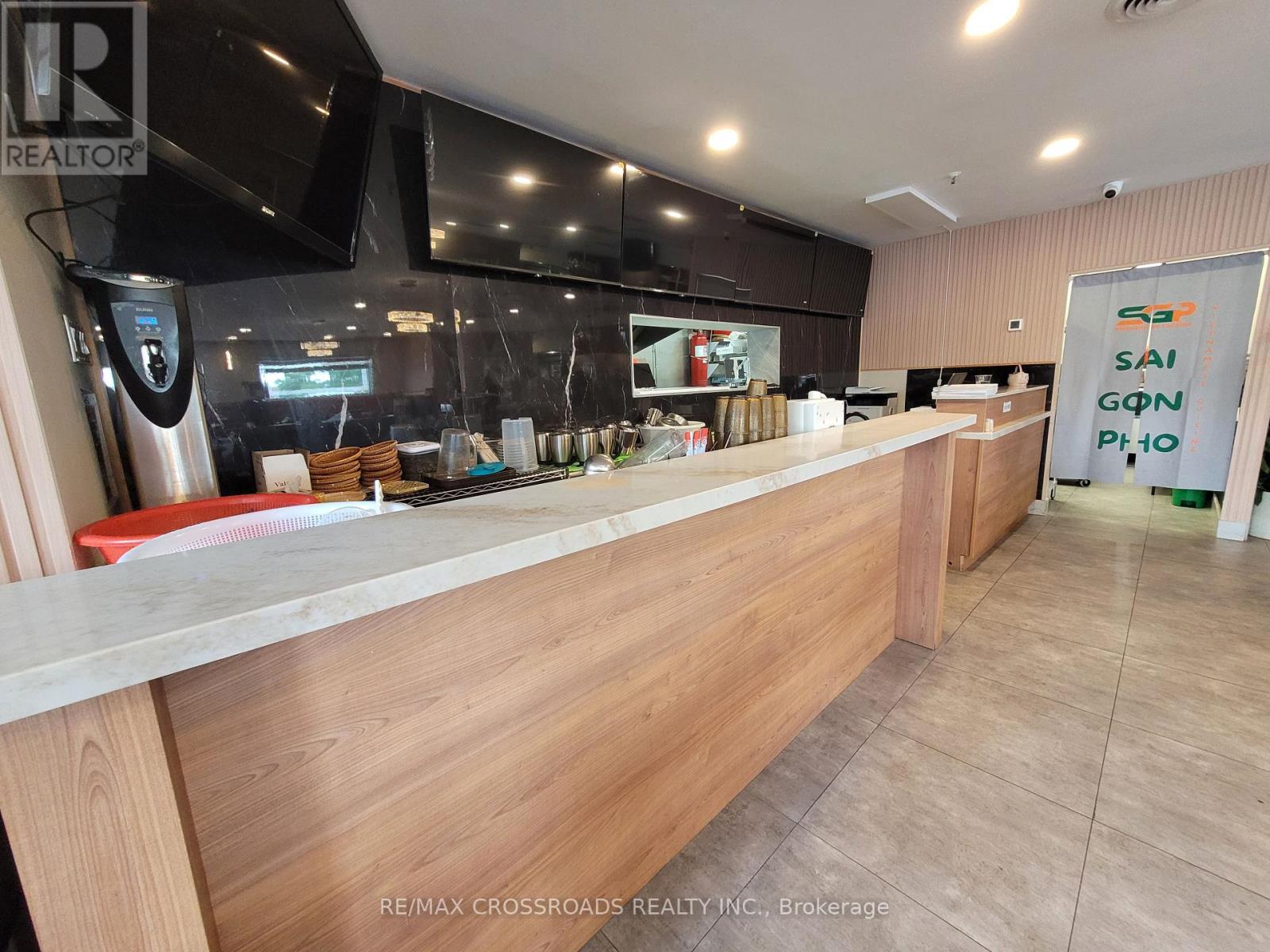 2399 Cawthra Road, Mississauga, Ontario  L5A 2W9 - Photo 2 - W13763914