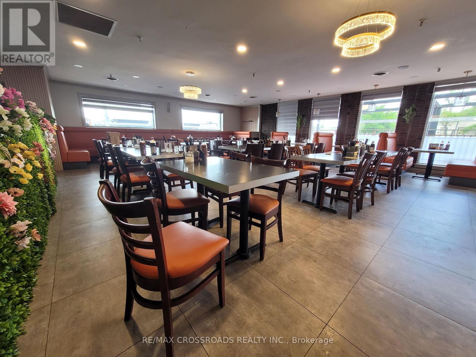 2399 Cawthra Road, Mississauga, Ontario  L5A 2W9 - Photo 3 - W13763914