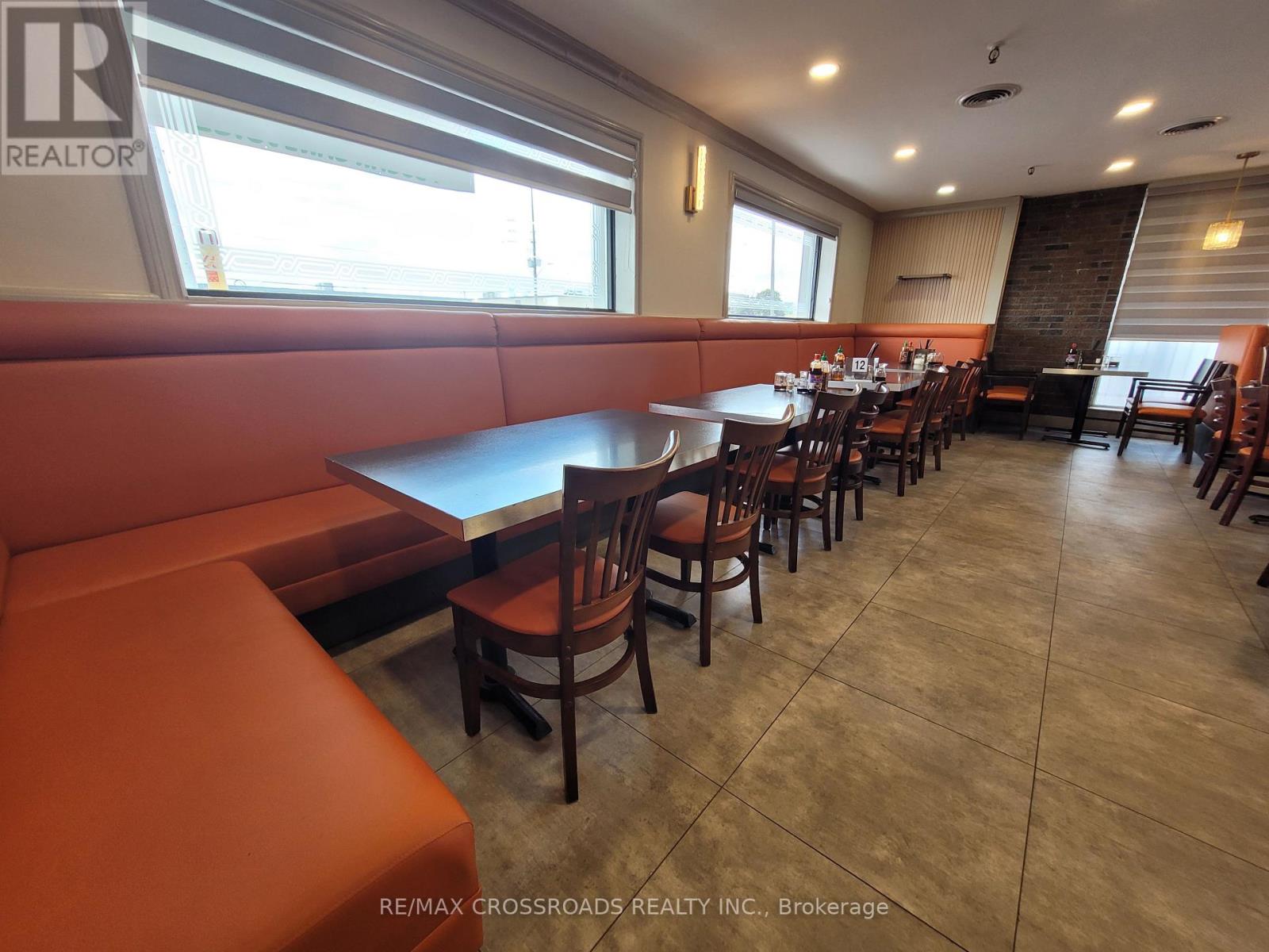 2399 Cawthra Road, Mississauga, Ontario  L5A 2W9 - Photo 4 - W13763914