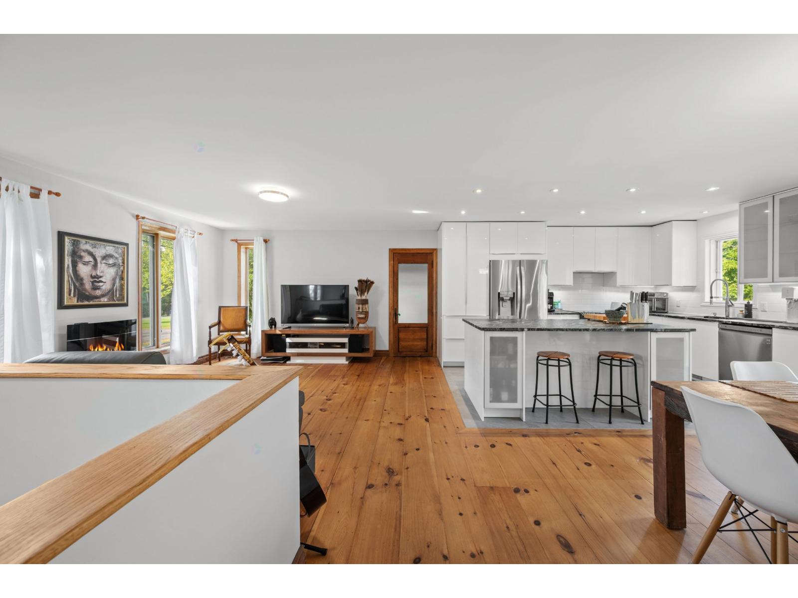 1591 Rue des Goélands Prévost Quebec Canada J0R1T0 4
