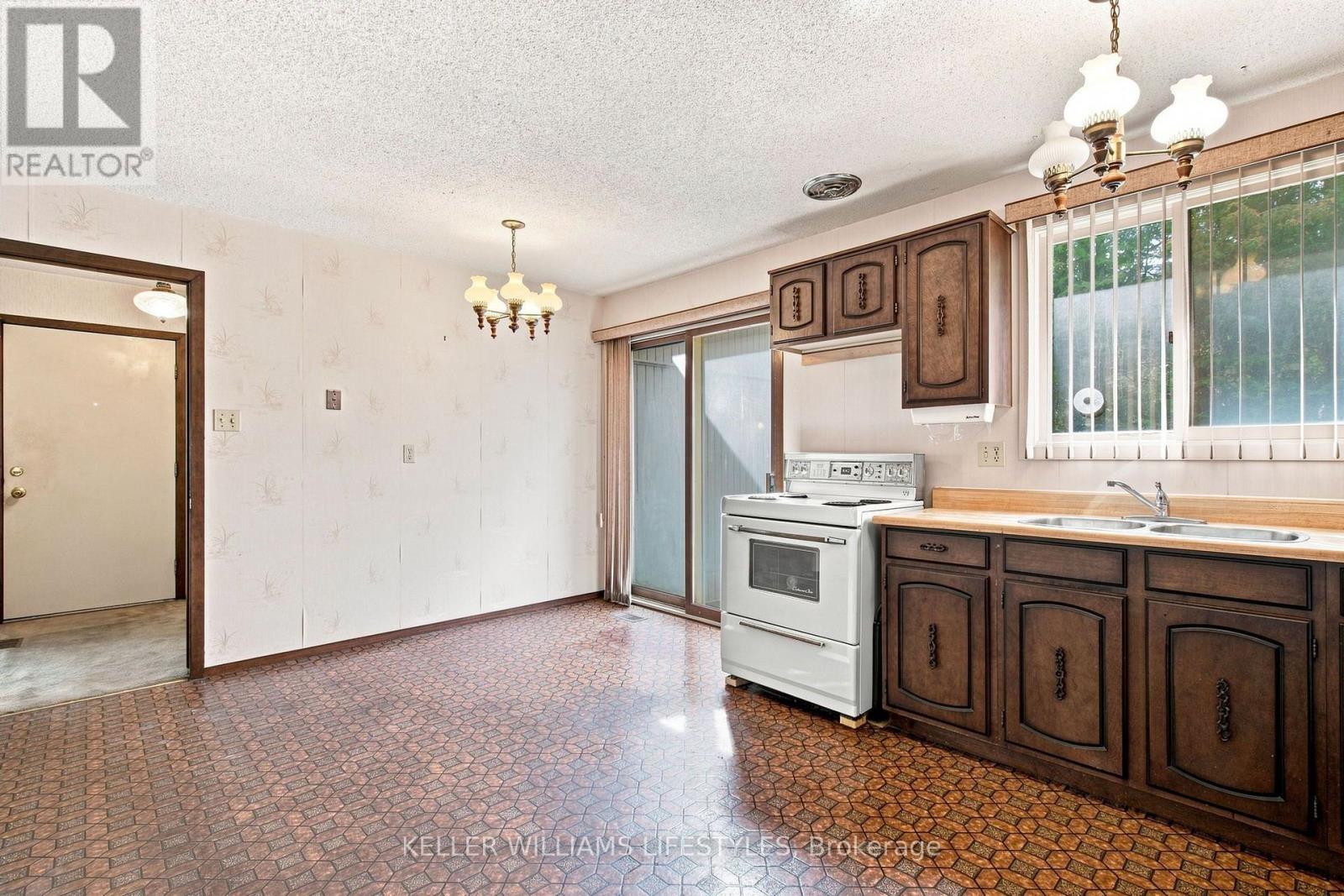 1733 Aldersbrook Road, London North, Ontario  N6G 3B7 - Photo 12 - X13763948
