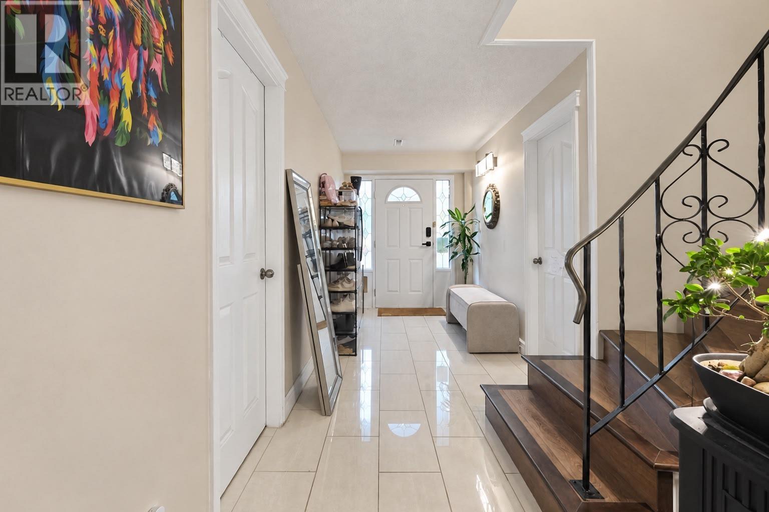 4158 Kenny Court, Burnaby, British Columbia V5J 1L3 - Photo 3 - R3163612