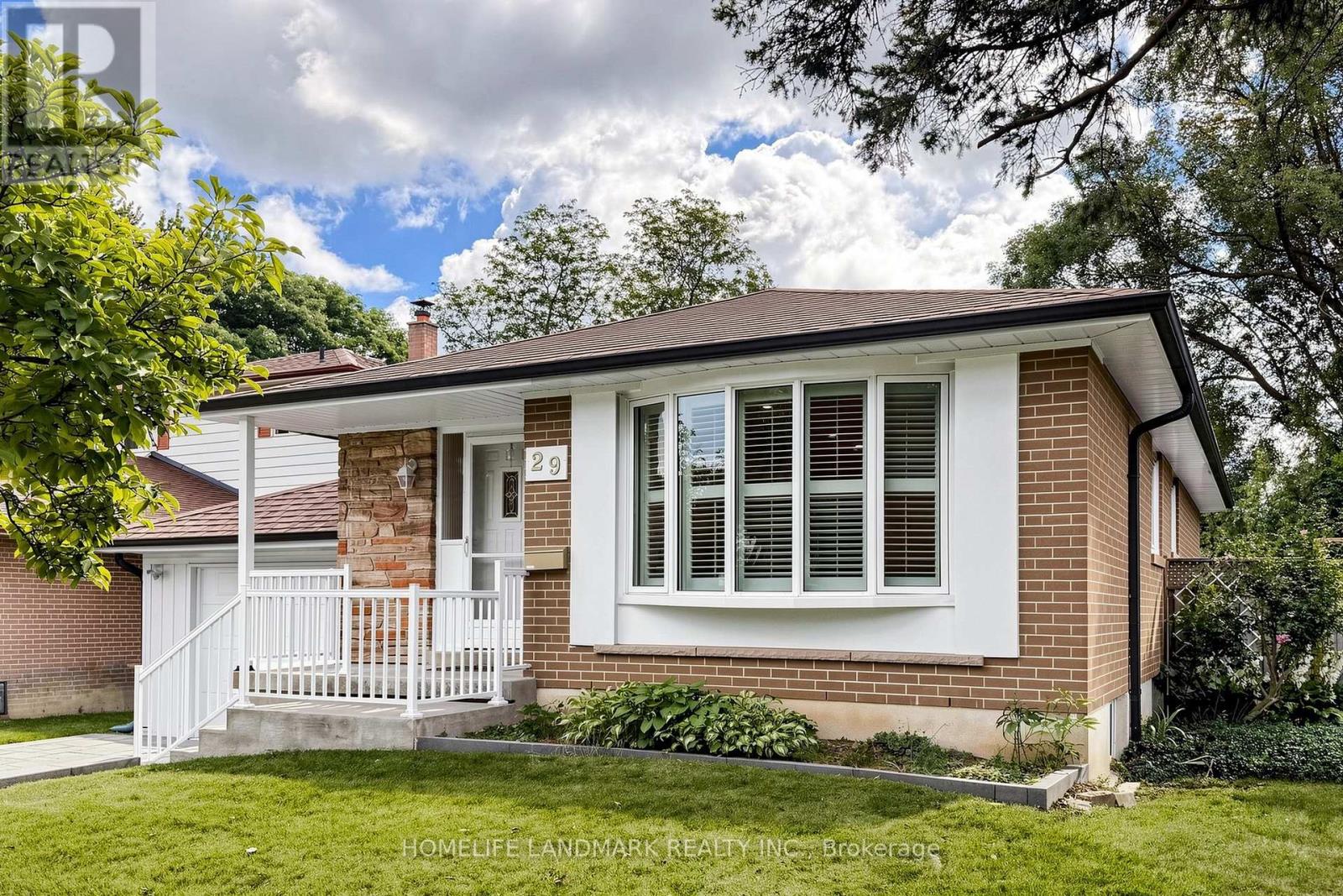 29 Dexter Boulevard, Toronto, Ontario  M2H 1Z3 - Photo 3 - C13764000